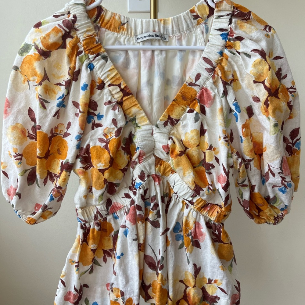 Abercrombie Floral Puff Sleeve Top